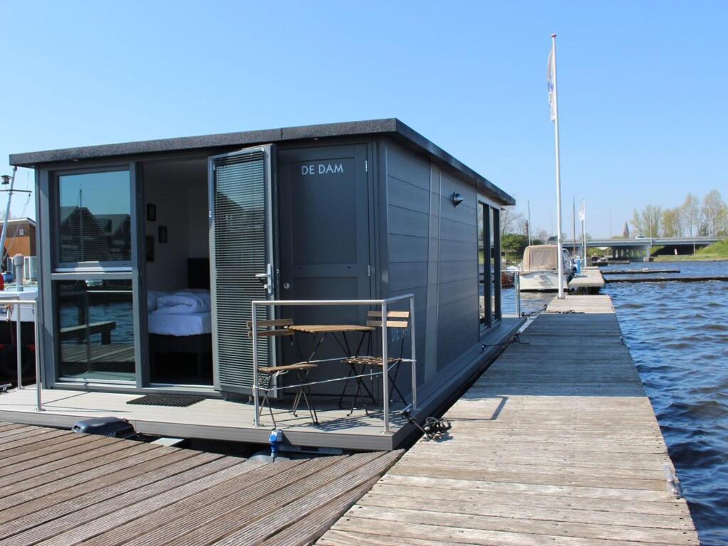 Modern Houseboat With Air Conditioning Located In Marina Uitgeest المظهر الخارجي الصورة